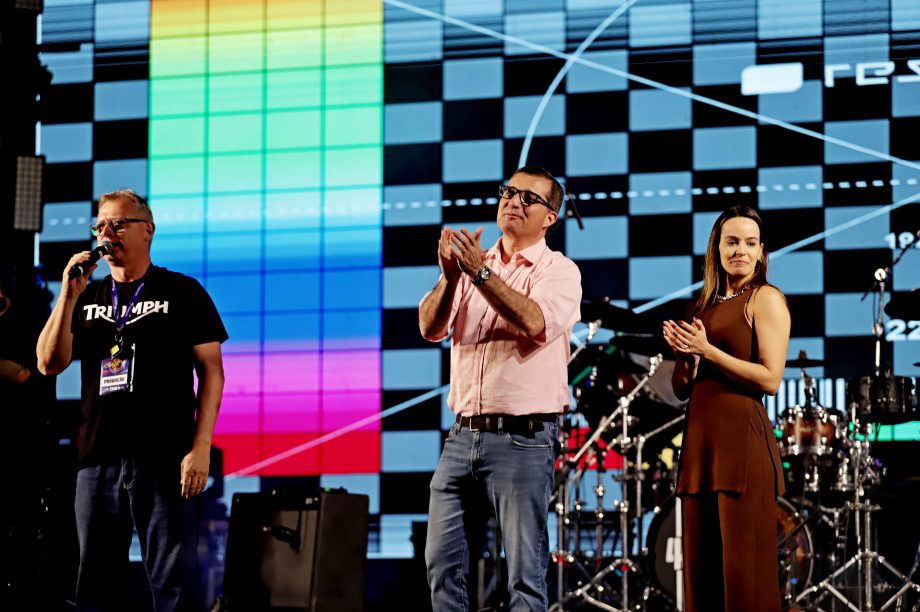 35ª Festa do Folclore encerra com show histórico dos Paralamas do Sucesso em Três Lagoas