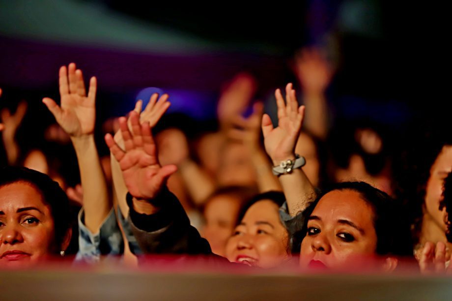 35ª Festa do Folclore encerra com show histórico dos Paralamas do Sucesso em Três Lagoas