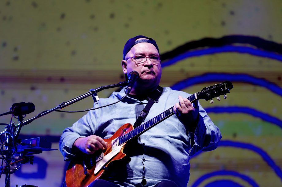 35ª Festa do Folclore encerra com show histórico dos Paralamas do Sucesso em Três Lagoas