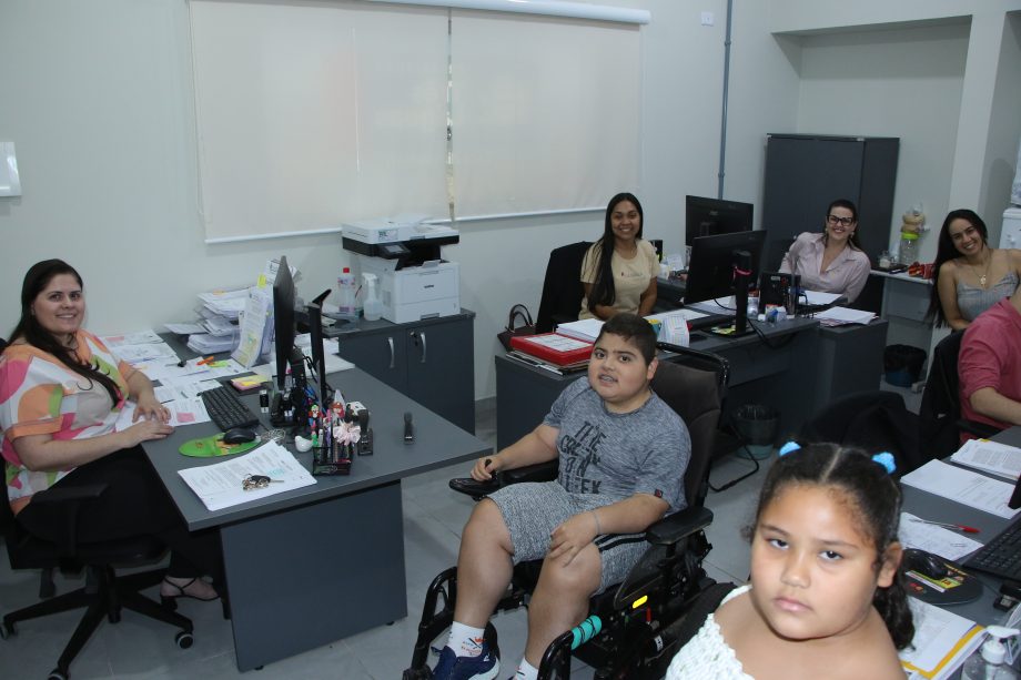 Prefeito realiza café da tarde com alunos do CER II, APAE e familiares em Comemoração à Semana da Deficiência Intelectual e Múltipla Prefeito realiza café da tarde com alunos do CER II, APAE e familiares em Comemoração à Semana da Deficiência Intelectual e Múltipla