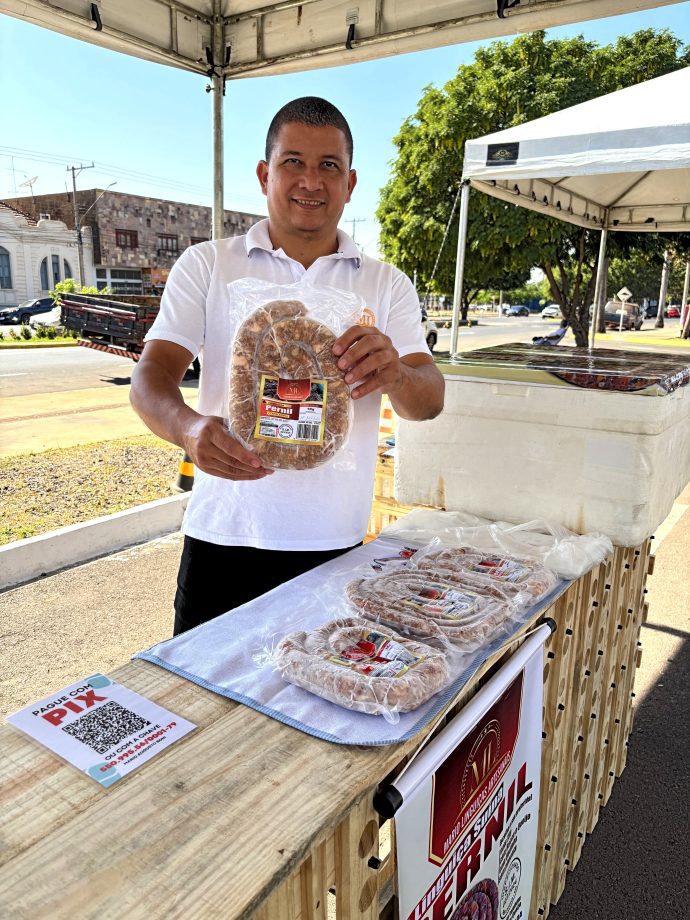 1ª Semana da Agricultura Familiar rende R$ 15 mil em vendas e grande participação popular 1ª Semana da Agricultura Familiar rende R$ 15 mil em vendas e grande participação popular