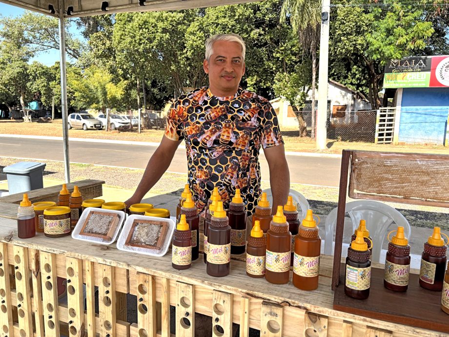 1ª Semana da Agricultura Familiar rende R$ 15 mil em vendas e grande participação popular 1ª Semana da Agricultura Familiar rende R$ 15 mil em vendas e grande participação popular
