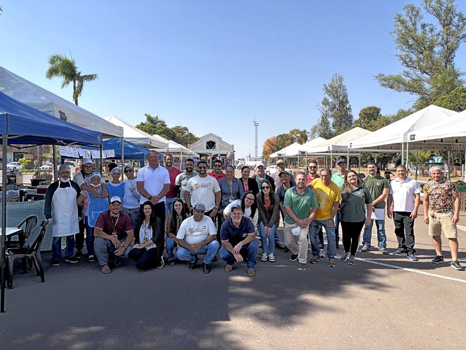 1ª Semana da Agricultura Familiar rende R$ 15 mil em vendas e grande participação popular 1ª Semana da Agricultura Familiar rende R$ 15 mil em vendas e grande participação popular