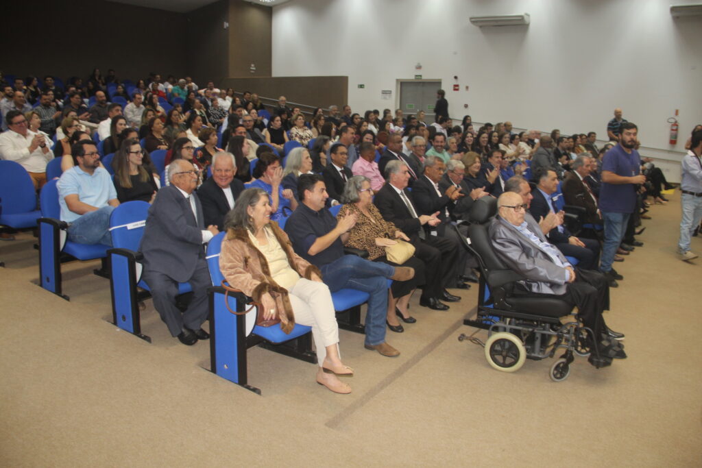 Uma noite para a história: Câmara Municipal celebra 110 anos com homenagens marcadas por emoção e reconhecimento