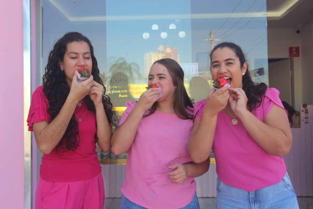 'Morango Day' encanta Três Lagoas e mostra a força do empreendedorismo feminino inspirado nas redes sociais 'Morango Day' encanta Três Lagoas e mostra a força do empreendedorismo feminino inspirado nas redes sociais