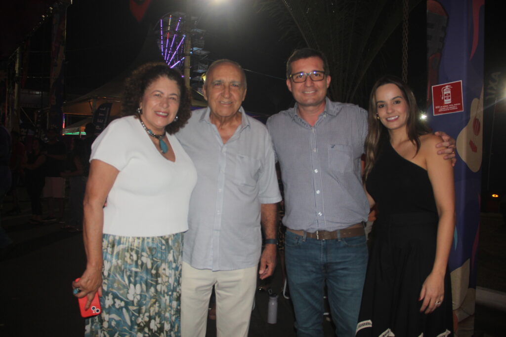 Prefeito Cassiano Maia dá pontapé inicial na 35ª Festa do Folclore e reforça união com o Legislativo Prefeito Cassiano Maia dá pontapé inicial na 35ª Festa do Folclore e reforça união com o Legislativo