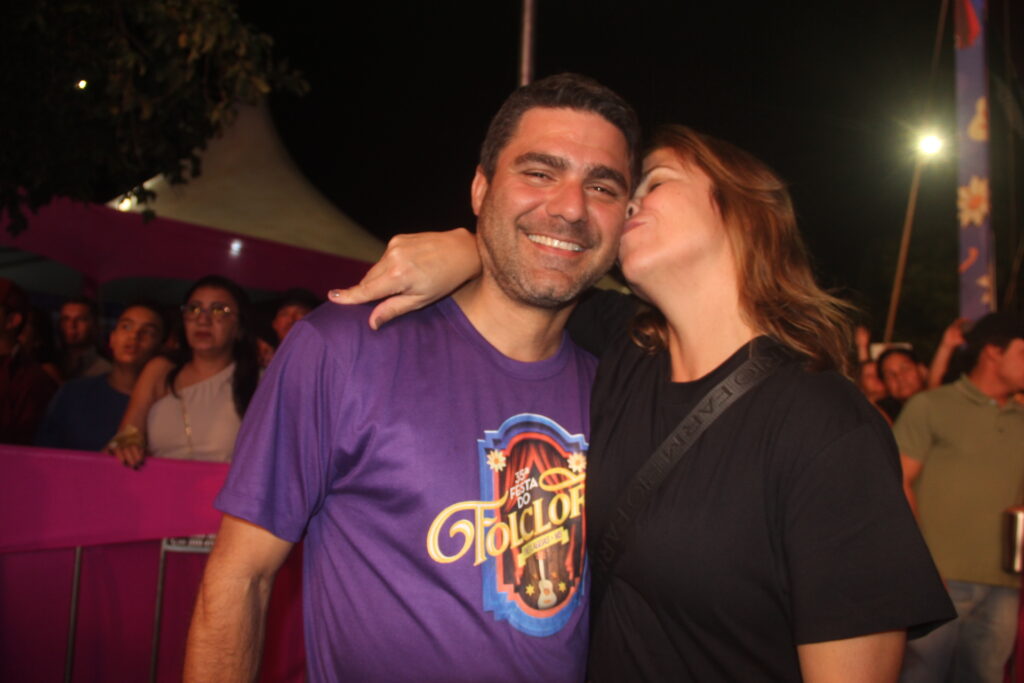 Entre emoções e elogios, Eduardo Costa enaltece Três Lagoas em noite de show Entre emoções e elogios, Eduardo Costa enaltece Três Lagoas em noite de show