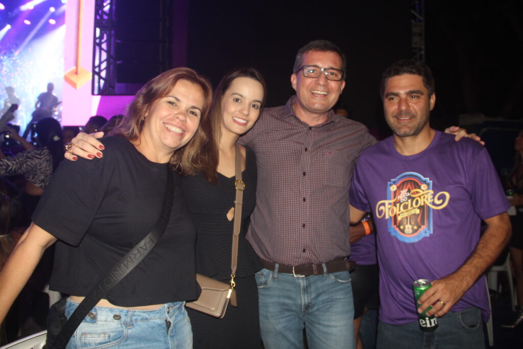 Entre emoções e elogios, Eduardo Costa enaltece Três Lagoas em noite de show Entre emoções e elogios, Eduardo Costa enaltece Três Lagoas em noite de show