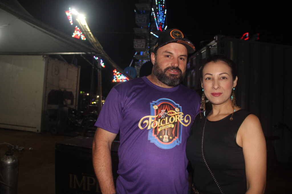 Até o prefeito Cassiano Maia se rendeu ao romantismo de Fábio Júnior na Festa do Folclore Até o prefeito Cassiano Maia se rendeu ao romantismo de Fábio Júnior na Festa do Folclore