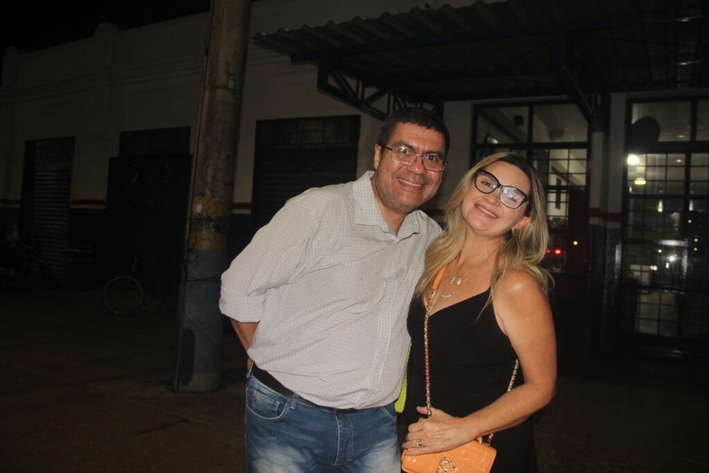 Até o prefeito Cassiano Maia se rendeu ao romantismo de Fábio Júnior na Festa do Folclore Até o prefeito Cassiano Maia se rendeu ao romantismo de Fábio Júnior na Festa do Folclore
