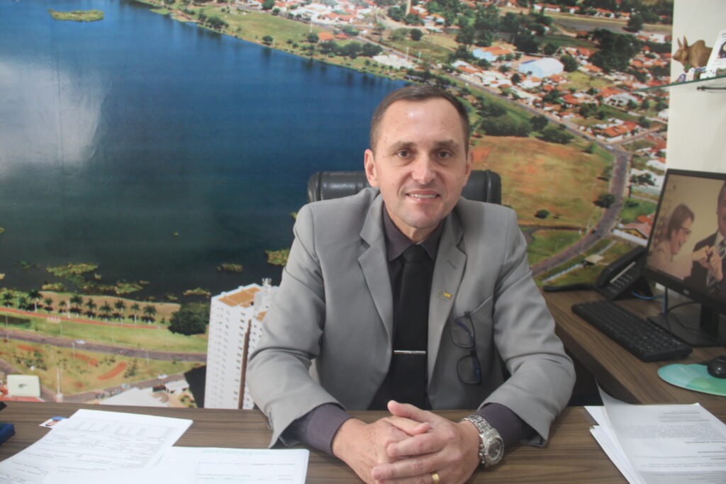 Câmara Municipal celebra 110 anos com homenagem e agradecimentos dos vereadores Câmara Municipal celebra 110 anos com homenagem e agradecimentos dos vereadores