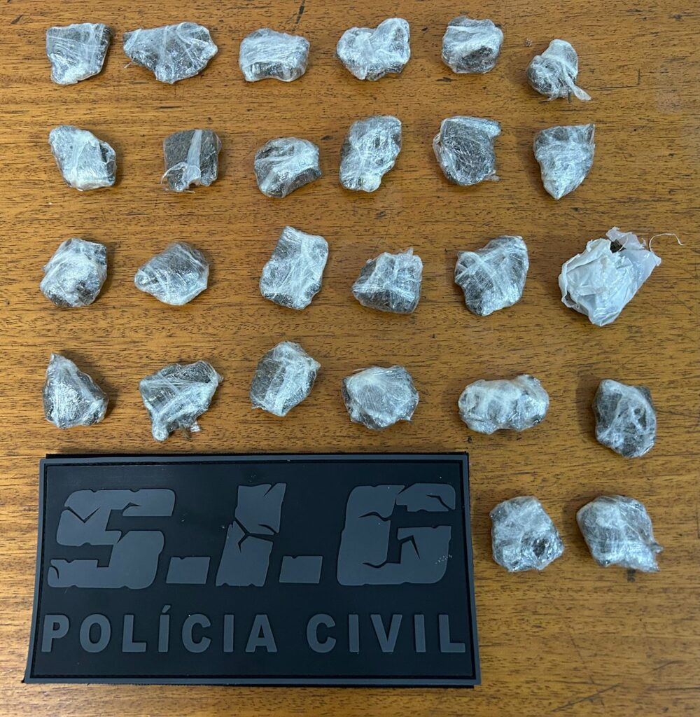 Polícia Civil fecha ‘boca de fumo’ e prende jovem em flagrante em Três Lagoas Polícia Civil fecha ‘boca de fumo’ e prende jovem em flagrante em Três Lagoas