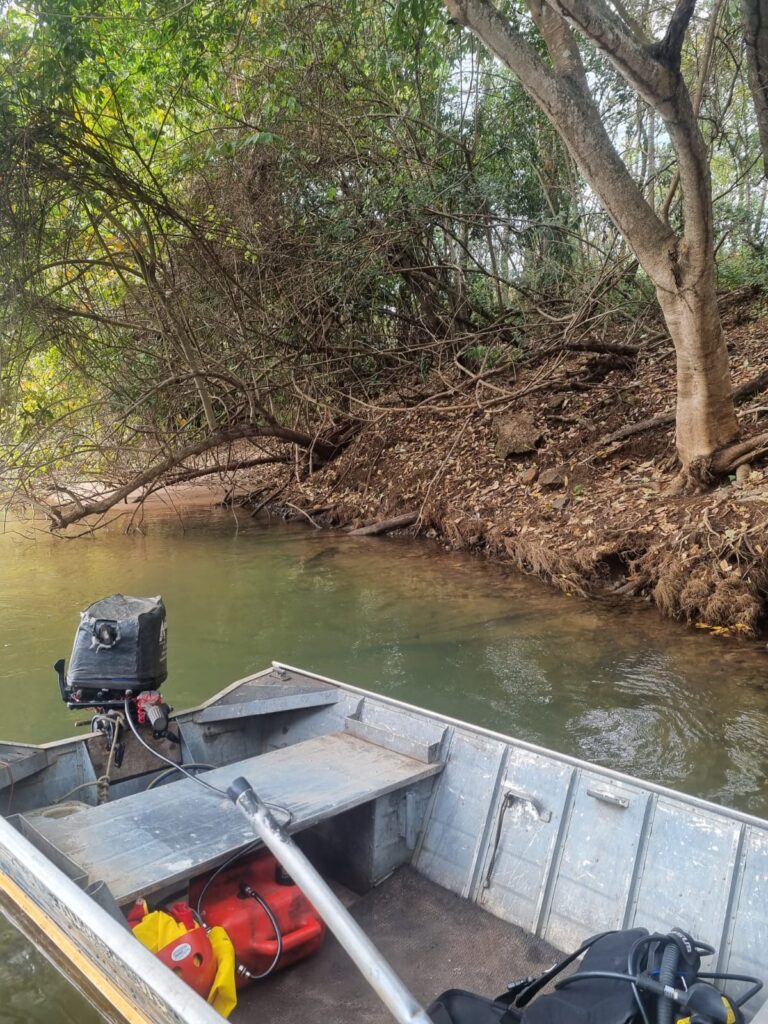 Bombeiros encontram corpo de jovem vítima de afogamento no Rio Verde em Água Clara Bombeiros encontram corpo de jovem vítima de afogamento no Rio Verde em Água Clara