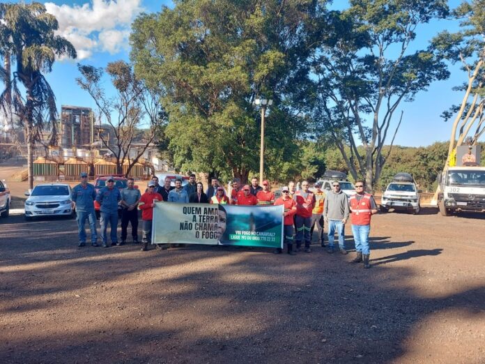 Legenda A Raízen realiza neste ano mais uma edição da campanha Quem ama a terra, não chama o fogo, p