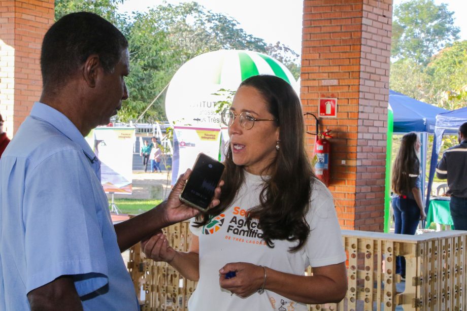 1ª Semana da Agricultura Familiar rende R$ 15 mil em vendas e grande participação popular 1ª Semana da Agricultura Familiar rende R$ 15 mil em vendas e grande participação popular