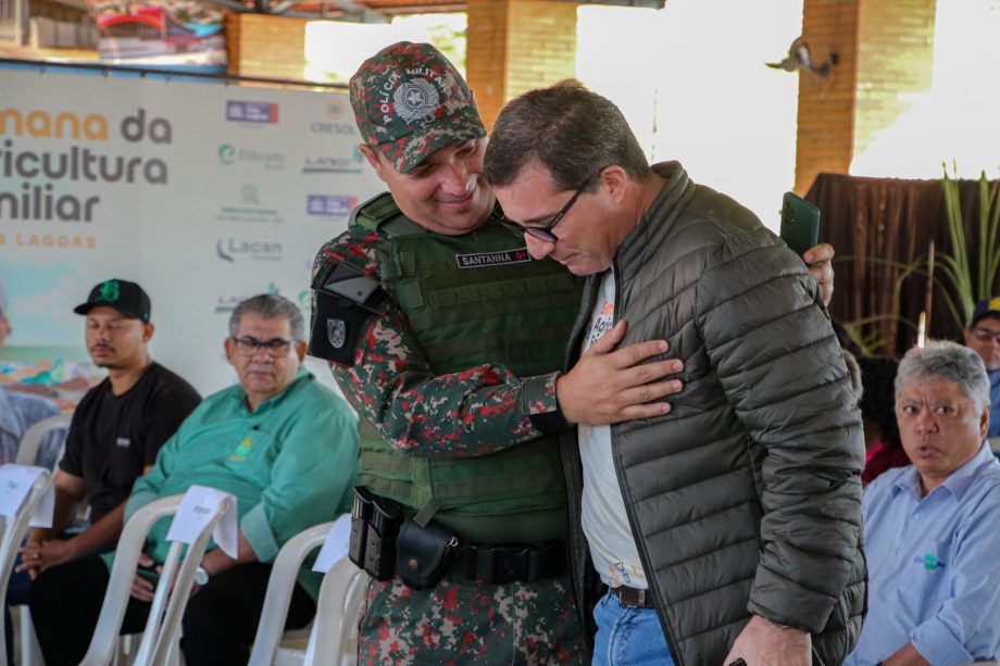 1ª Semana da Agricultura Familiar rende R$ 15 mil em vendas e grande participação popular 1ª Semana da Agricultura Familiar rende R$ 15 mil em vendas e grande participação popular