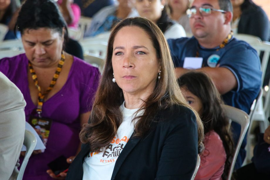 1ª Semana da Agricultura Familiar rende R$ 15 mil em vendas e grande participação popular 1ª Semana da Agricultura Familiar rende R$ 15 mil em vendas e grande participação popular