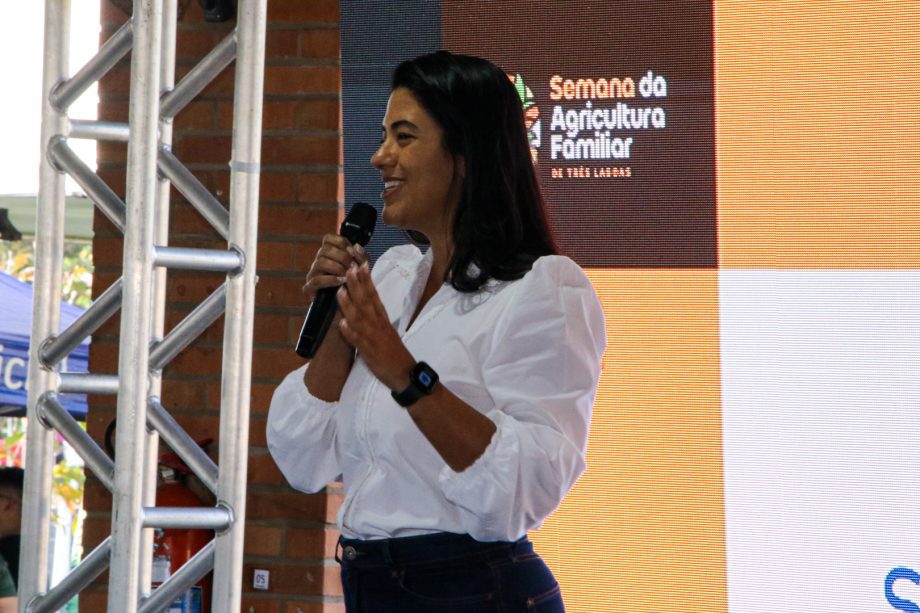 1ª Semana da Agricultura Familiar rende R$ 15 mil em vendas e grande participação popular 1ª Semana da Agricultura Familiar rende R$ 15 mil em vendas e grande participação popular