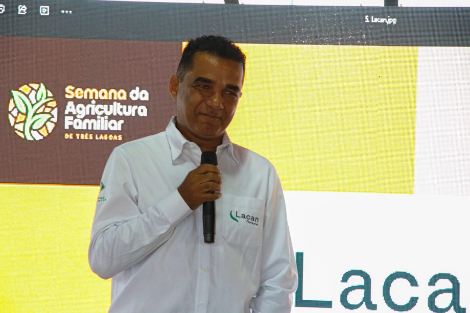 1ª Semana da Agricultura Familiar rende R$ 15 mil em vendas e grande participação popular 1ª Semana da Agricultura Familiar rende R$ 15 mil em vendas e grande participação popular