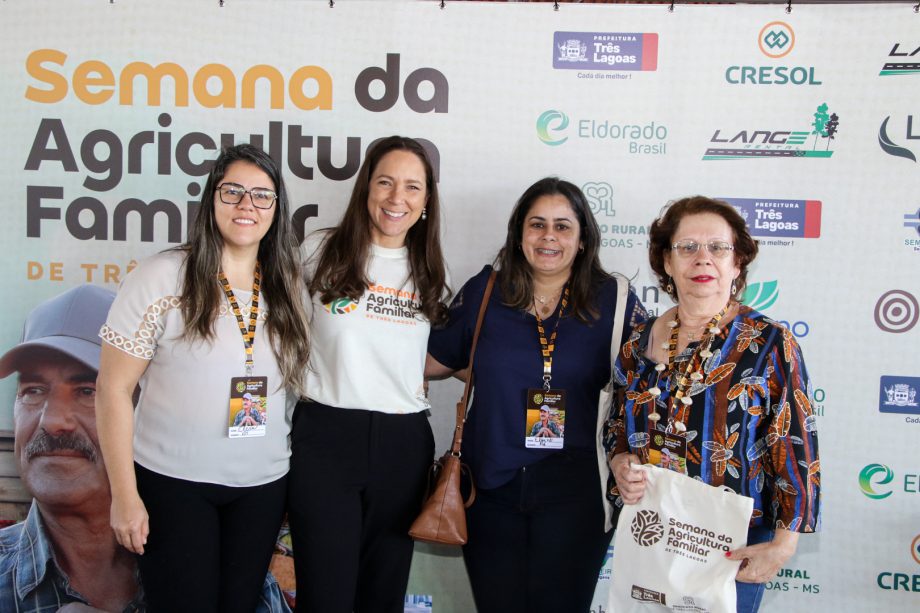 1ª Semana da Agricultura Familiar rende R$ 15 mil em vendas e grande participação popular 1ª Semana da Agricultura Familiar rende R$ 15 mil em vendas e grande participação popular
