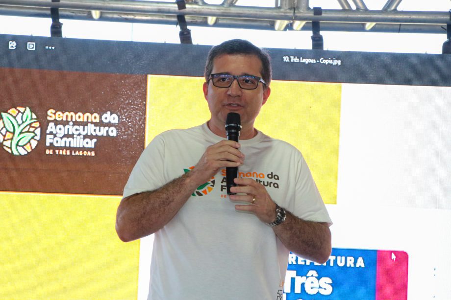 1ª Semana da Agricultura Familiar rende R$ 15 mil em vendas e grande participação popular 1ª Semana da Agricultura Familiar rende R$ 15 mil em vendas e grande participação popular