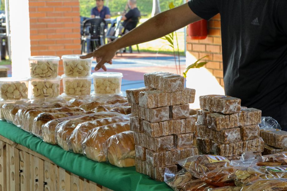 1ª Semana da Agricultura Familiar rende R$ 15 mil em vendas e grande participação popular 1ª Semana da Agricultura Familiar rende R$ 15 mil em vendas e grande participação popular