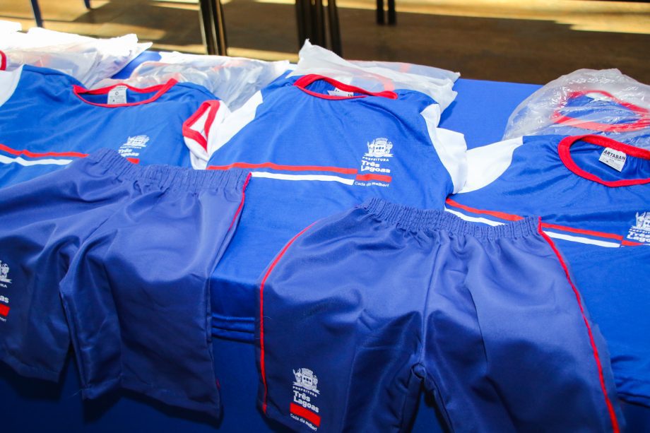 VOLTA ÀS AULAS – Prefeito Dr. Cassiano Maia realiza entregas de uniforme e kit escolares na Escola do Campo Antônio Camargo VOLTA ÀS AULAS – Prefeito Dr. Cassiano Maia realiza entregas de uniforme e kit escolares na Escola do Campo Antônio Camargo
