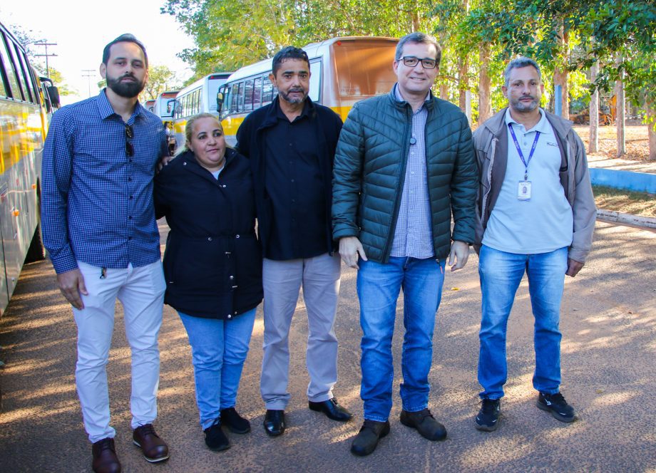 VOLTA ÀS AULAS – Prefeito Dr. Cassiano Maia realiza entregas de uniforme e kit escolares na Escola do Campo Antônio Camargo VOLTA ÀS AULAS – Prefeito Dr. Cassiano Maia realiza entregas de uniforme e kit escolares na Escola do Campo Antônio Camargo