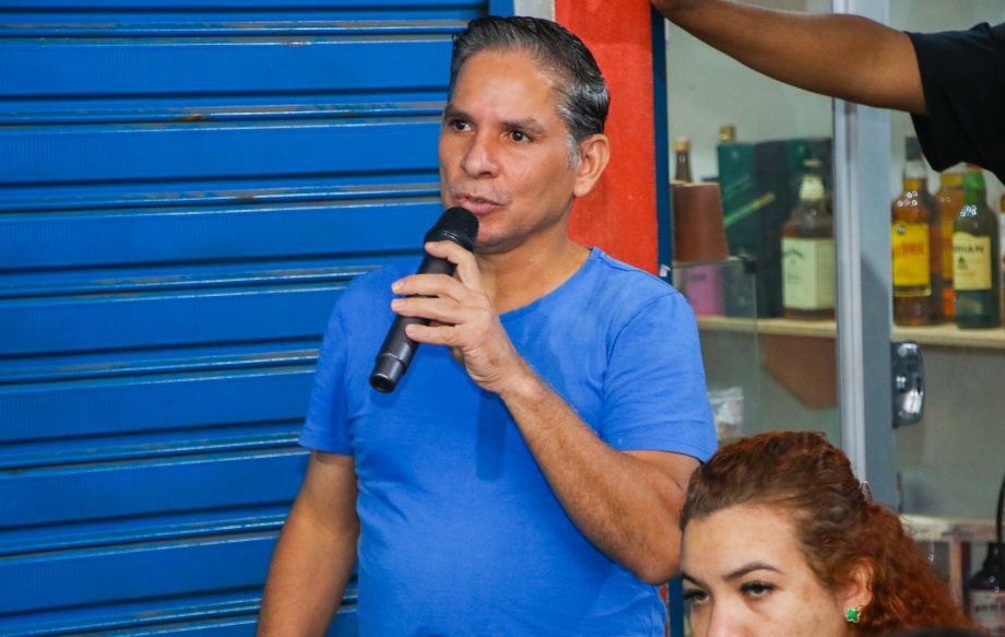 Prefeito Dr. Cassiano Maia escuta demandas dos proprietários dos box, sobre a transição para o novo espaço do Shopping Popular