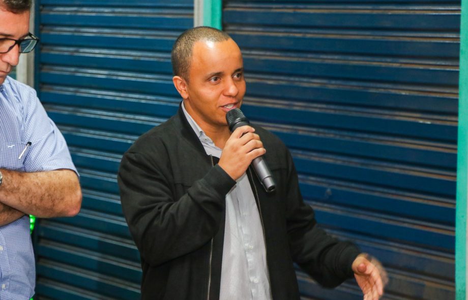 Prefeito Dr. Cassiano Maia escuta demandas dos proprietários dos box, sobre a transição para o novo espaço do Shopping Popular
