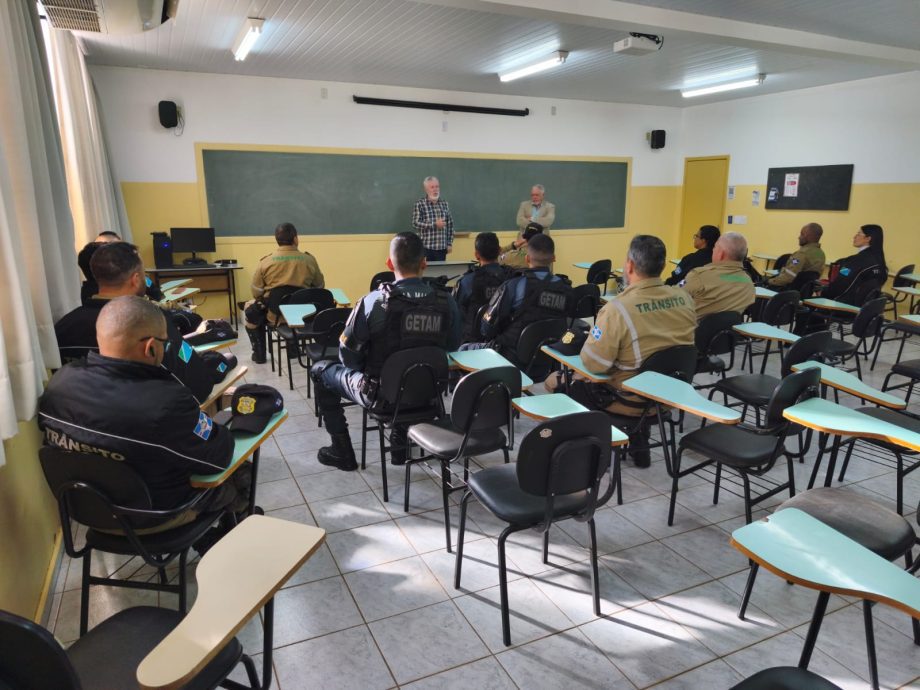 Para um trânsito mais consciente e seguro, Prefeitura promove ações alusivas ao Dia do Motorista e Motociclista Para um trânsito mais consciente e seguro, Prefeitura promove ações alusivas ao Dia do Motorista e Motociclista