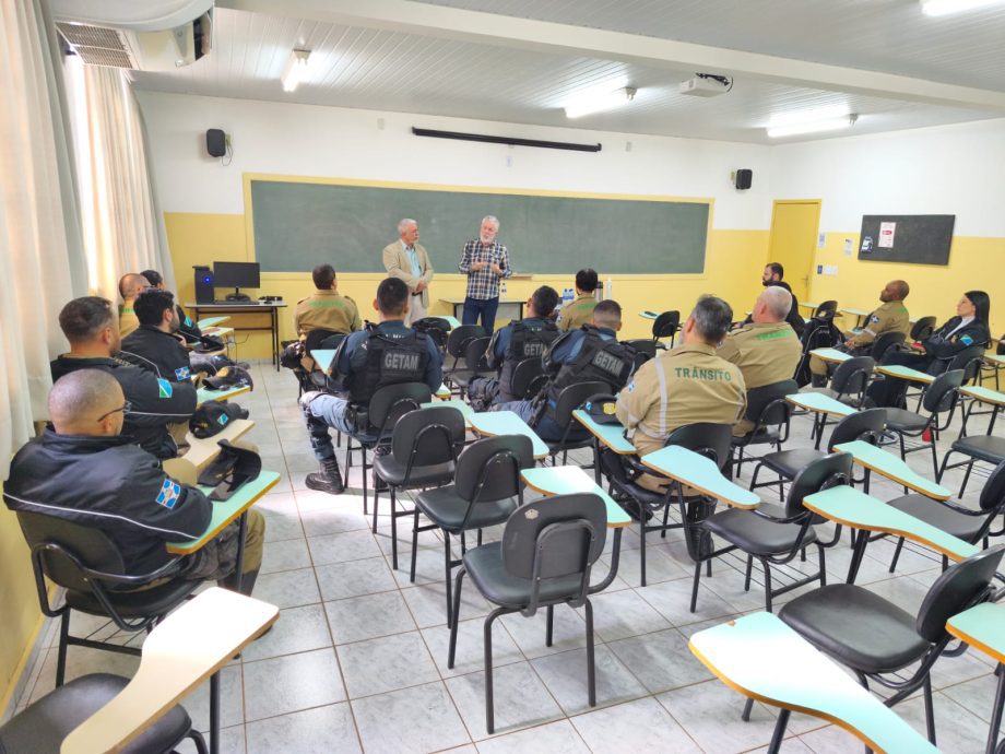 Para um trânsito mais consciente e seguro, Prefeitura promove ações alusivas ao Dia do Motorista e Motociclista Para um trânsito mais consciente e seguro, Prefeitura promove ações alusivas ao Dia do Motorista e Motociclista