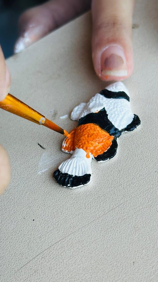 Alunos da Diretoria de Cultura têm aula especial com renomada artista plástica Alunos da Diretoria de Cultura têm aula especial com renomada artista plástica