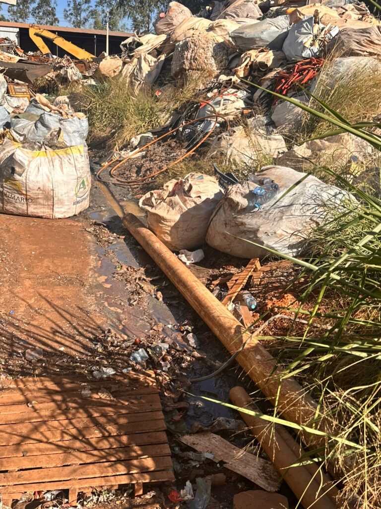 Polícia Civil realiza vistoria em empresa de reciclagem irregular na Capital e encontra embalagens de agrotóxicos Polícia Civil realiza vistoria em empresa de reciclagem irregular na Capital e encontra embalagens de agrotóxicos