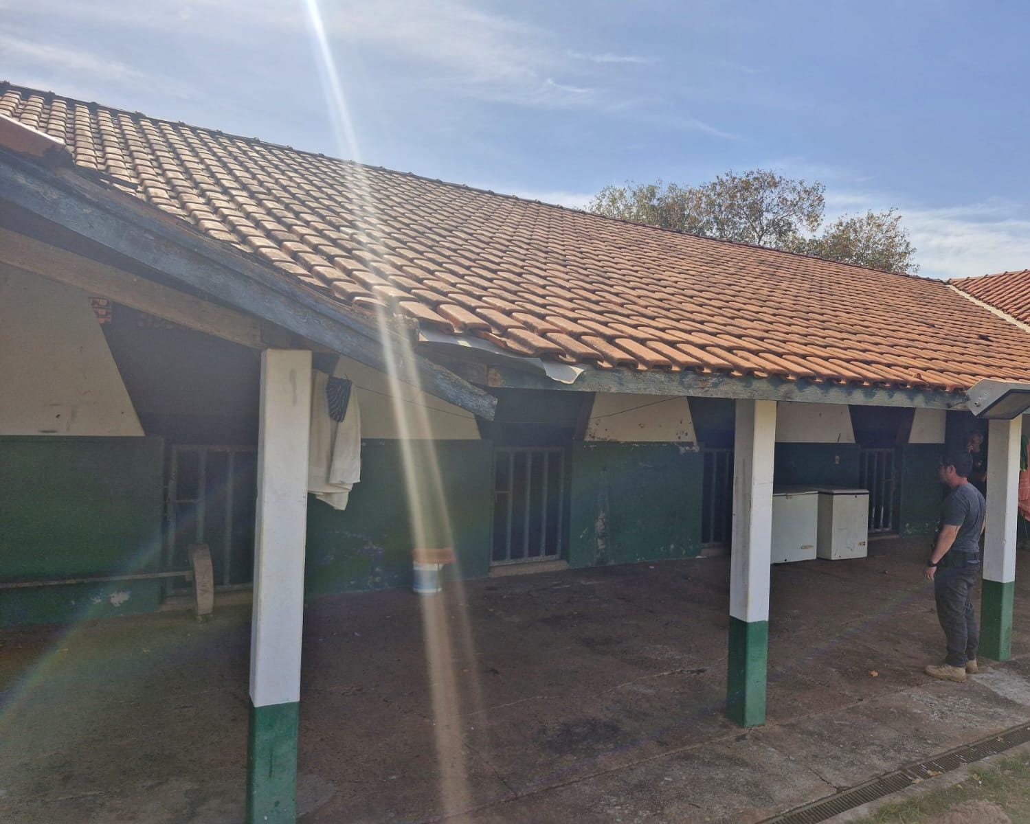 Polícia Civil resgata trabalhadores em condições análogas à escravidão, em Brasilândia, e prende dois suspeitos