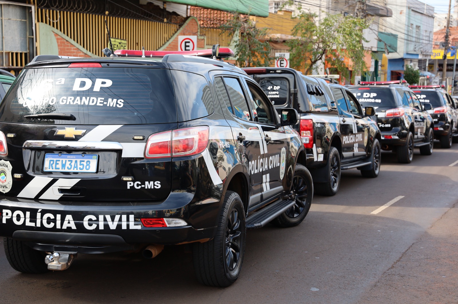 Polícia Civil participa do desfile em comemoração ao aniversário de 126 anos de Campo Grande Polícia Civil participa do desfile em comemoração ao aniversário de 126 anos de Campo Grande