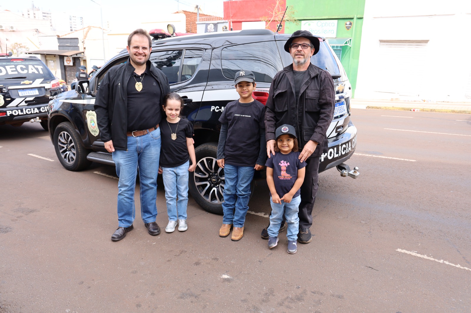 Polícia Civil participa do desfile em comemoração ao aniversário de 126 anos de Campo Grande Polícia Civil participa do desfile em comemoração ao aniversário de 126 anos de Campo Grande