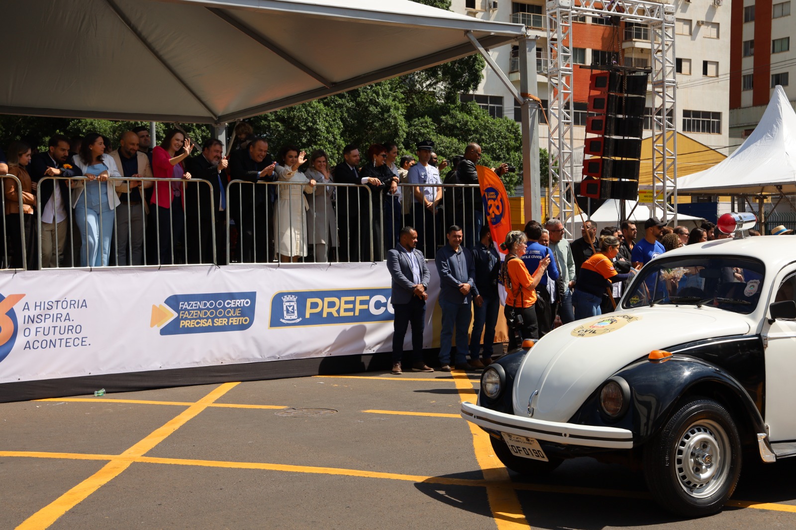Polícia Civil participa do desfile em comemoração ao aniversário de 126 anos de Campo Grande Polícia Civil participa do desfile em comemoração ao aniversário de 126 anos de Campo Grande