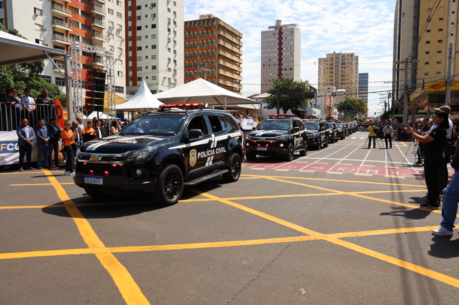 Polícia Civil participa do desfile em comemoração ao aniversário de 126 anos de Campo Grande Polícia Civil participa do desfile em comemoração ao aniversário de 126 anos de Campo Grande