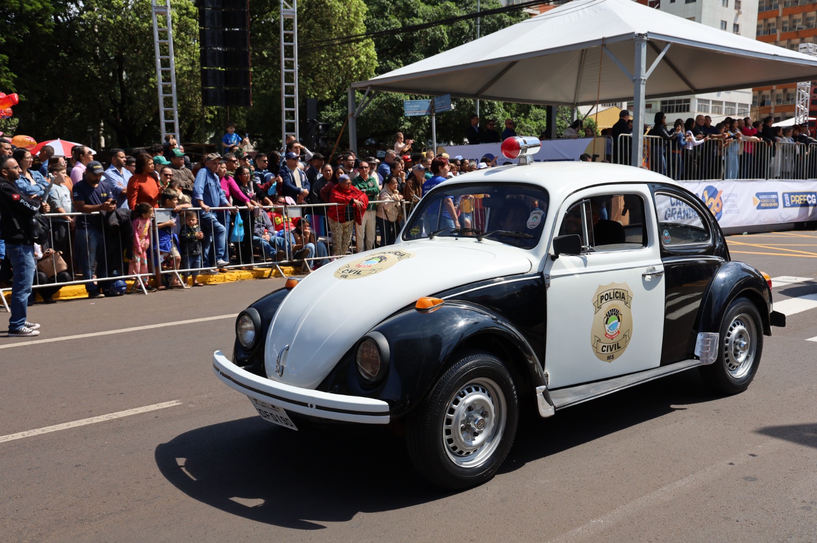 Polícia Civil participa do desfile em comemoração ao aniversário de 126 anos de Campo Grande Polícia Civil participa do desfile em comemoração ao aniversário de 126 anos de Campo Grande