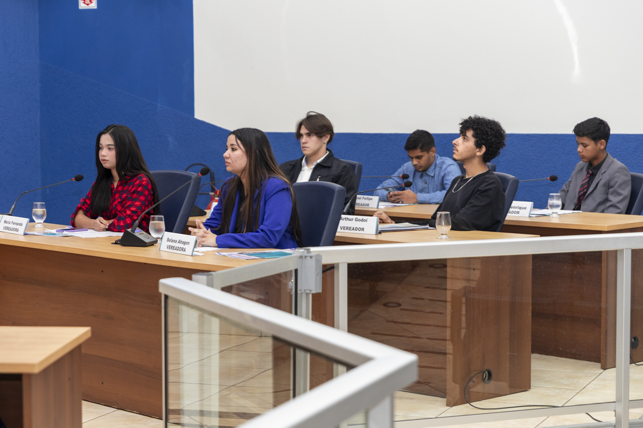 Jovens vereadores apresentam projetos de lei visando diagnóstico tardio do autismo e combate ao cyberbullying Jovens vereadores apresentam projetos de lei visando diagnóstico tardio do autismo e combate ao cyberbullying