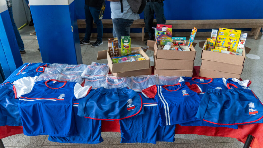 Vereadores participam de entrega dos kits escolares e Sala de Regulação