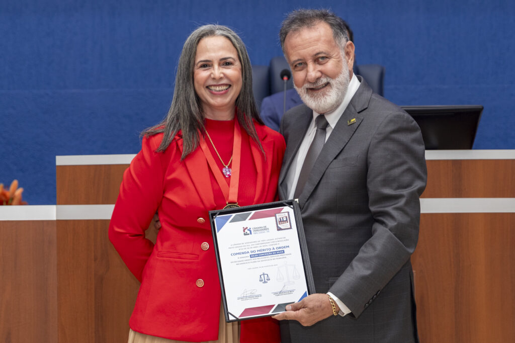 Advogados recebem a “Comenda Mérito à Ordem” em solenidade na Câmara de Vereadores