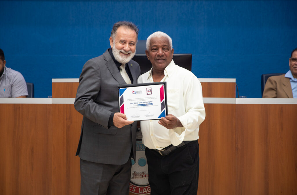 Câmara entrega Título e Moções durante solenidade Câmara entrega Título e Moções durante solenidade