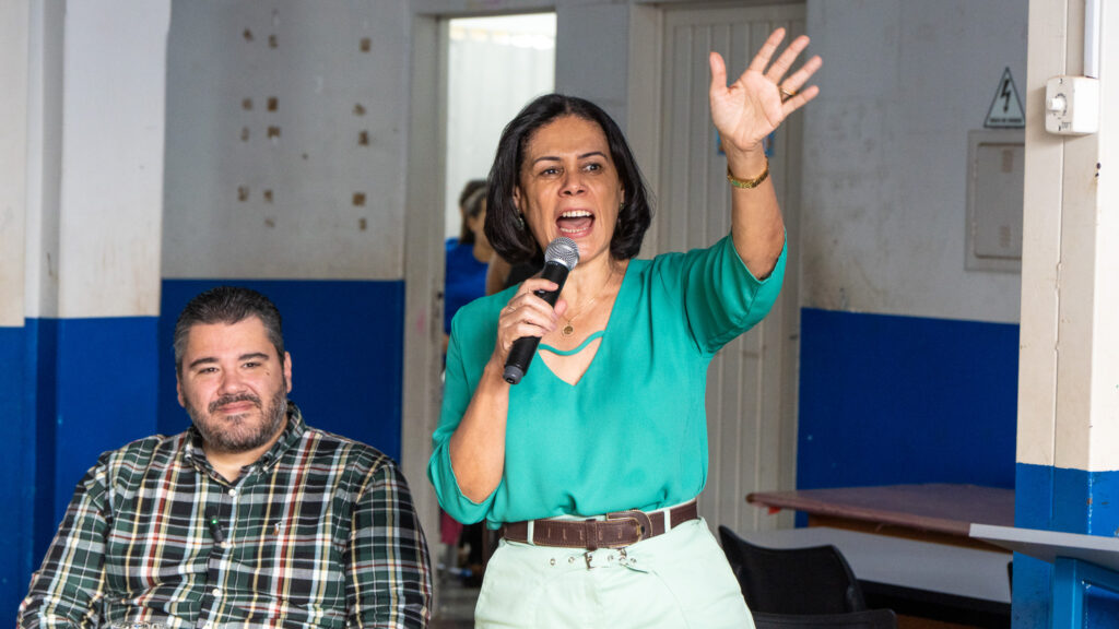 Vereadores participam de entrega dos kits escolares e Sala de Regulação