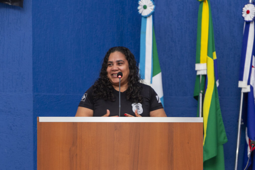 Investigadora da DAM é homenageada por ato de bravura que impediu possível feminicídio por lutador amador de MMA Investigadora da DAM é homenageada por ato de bravura que impediu possível feminicídio por lutador amador de MMA