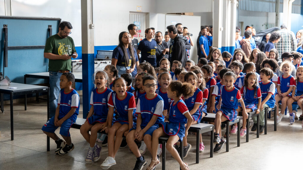 Vereadores participam de entrega dos kits escolares e Sala de Regulação