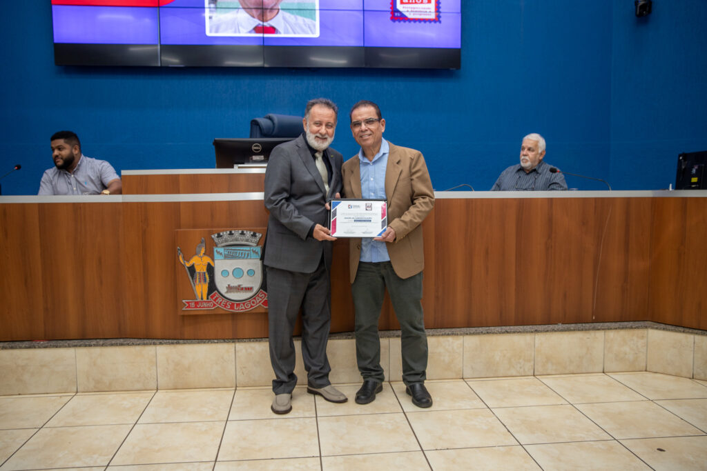 Câmara entrega Título e Moções durante solenidade Câmara entrega Título e Moções durante solenidade
