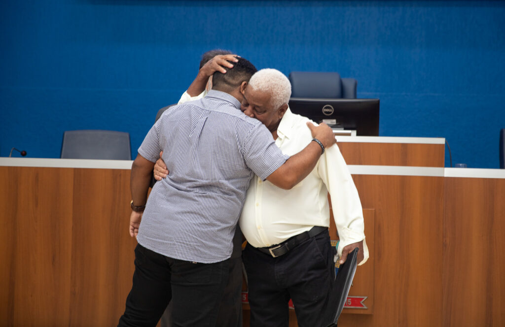 Câmara entrega Título e Moções durante solenidade Câmara entrega Título e Moções durante solenidade