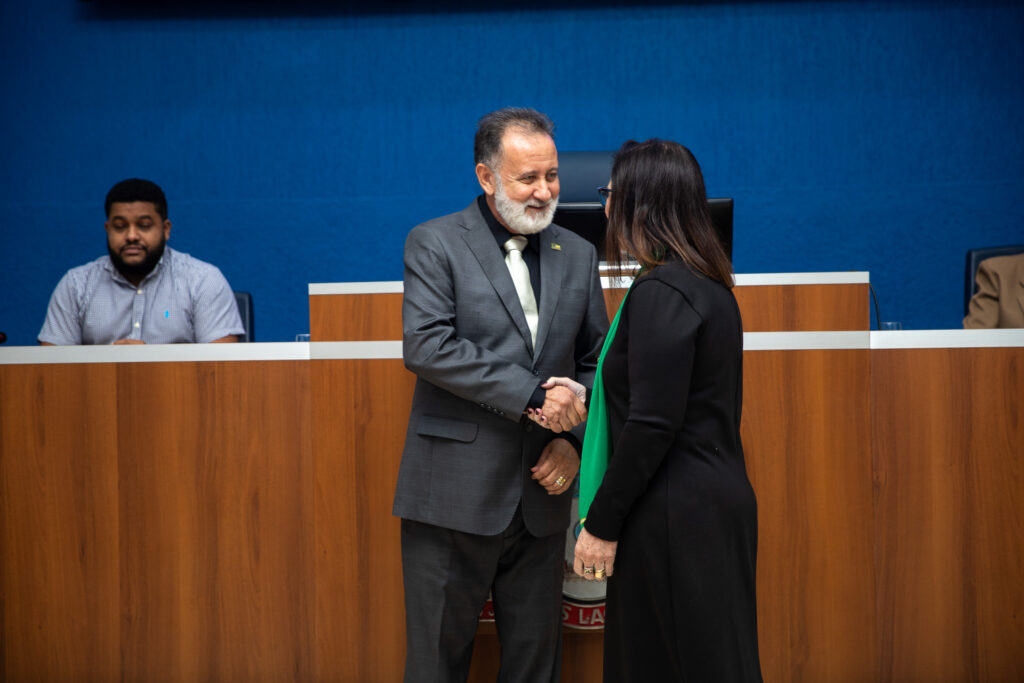 Câmara entrega Título e Moções durante solenidade Câmara entrega Título e Moções durante solenidade